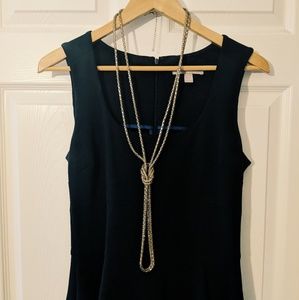 Gold coloured necklace